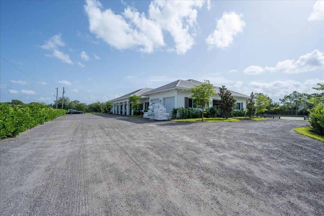 В аренду: $12,000 (6 спален, 6 ванн, 5788 Квадратных фут)