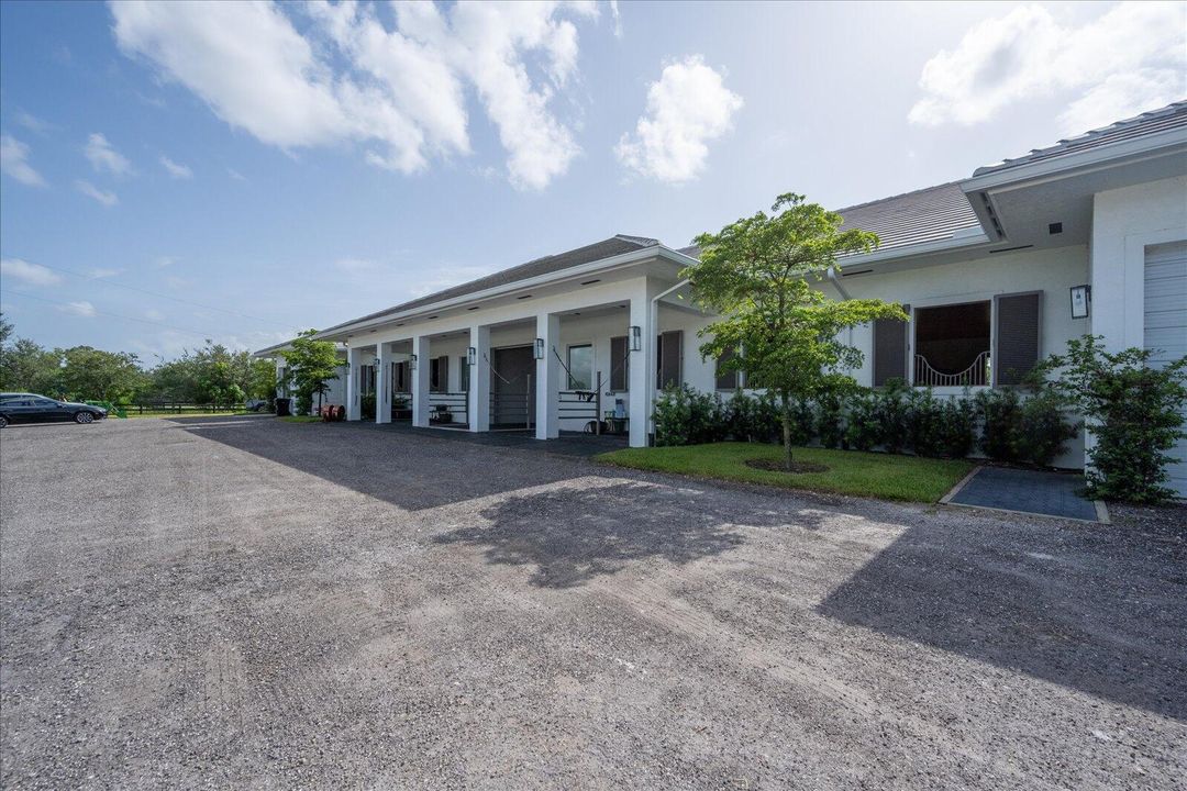 В аренду: $12,000 (6 спален, 6 ванн, 5788 Квадратных фут)