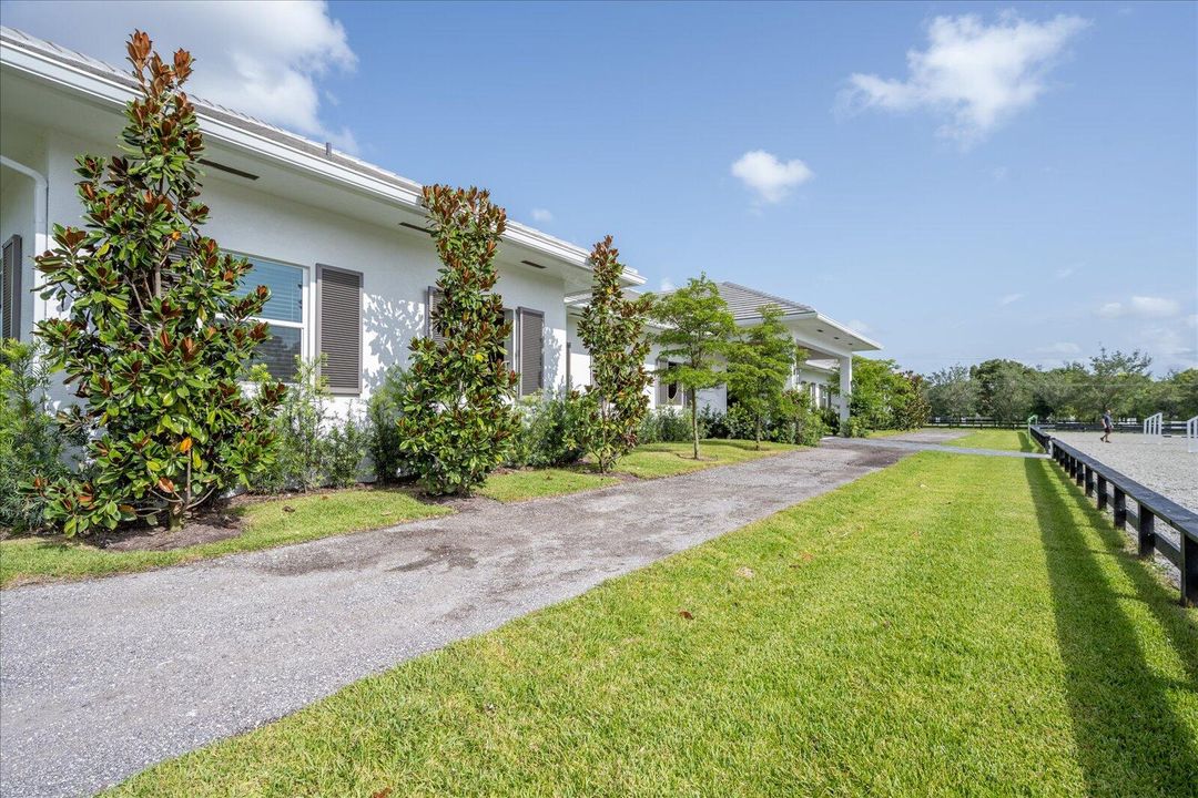 В аренду: $12,000 (6 спален, 6 ванн, 5788 Квадратных фут)