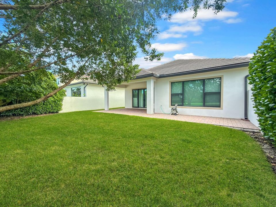 待售: $1,100,000 (3 贝兹, 2 浴室, 2319 平方英尺)