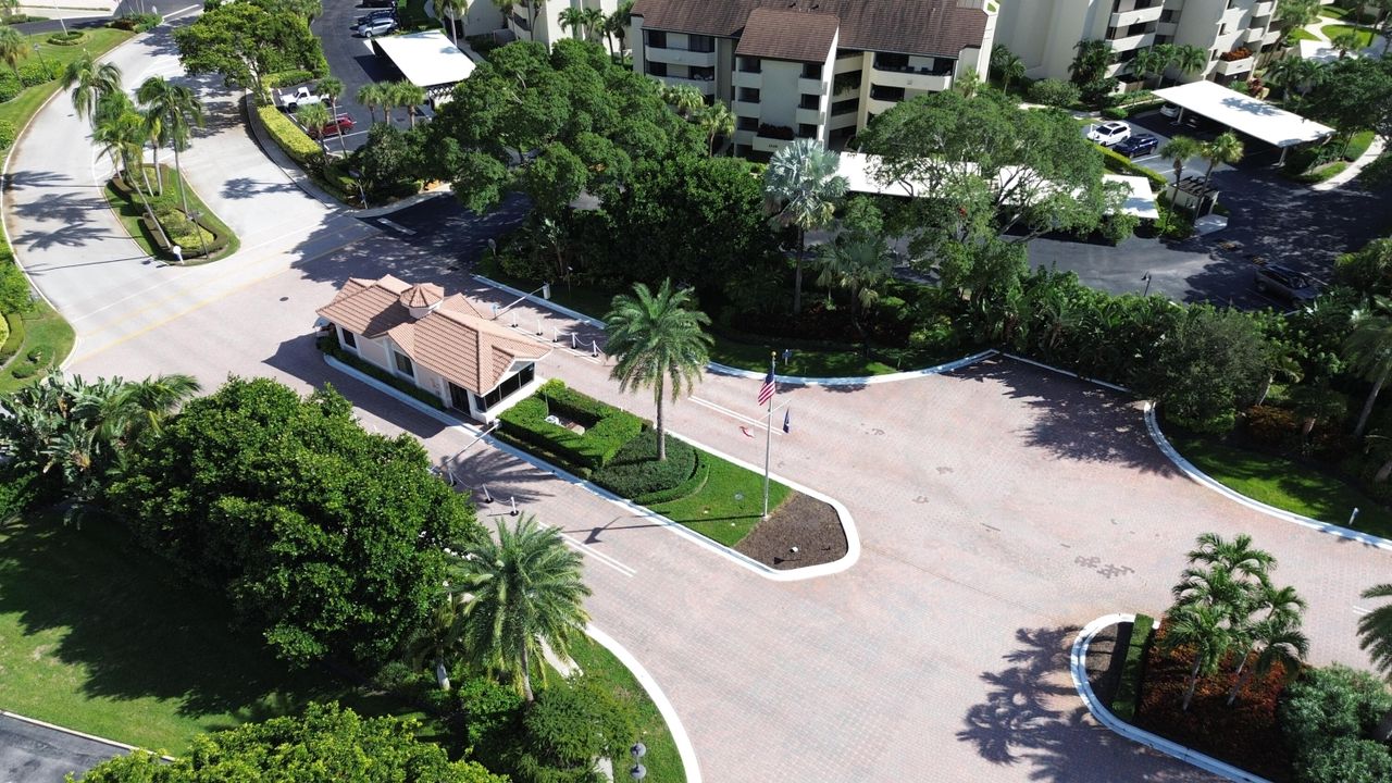 For Sale: $749,000 (2 beds, 2 baths, 2332 Square Feet)