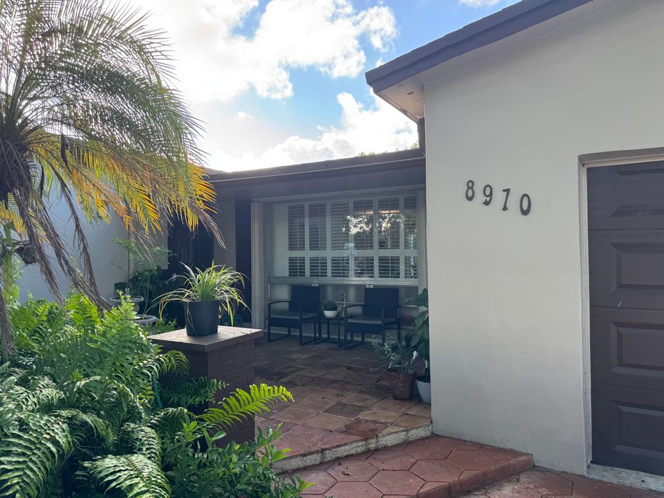 Active With Contract: $575,000 (3 beds, 2 baths, 1745 Square Feet)