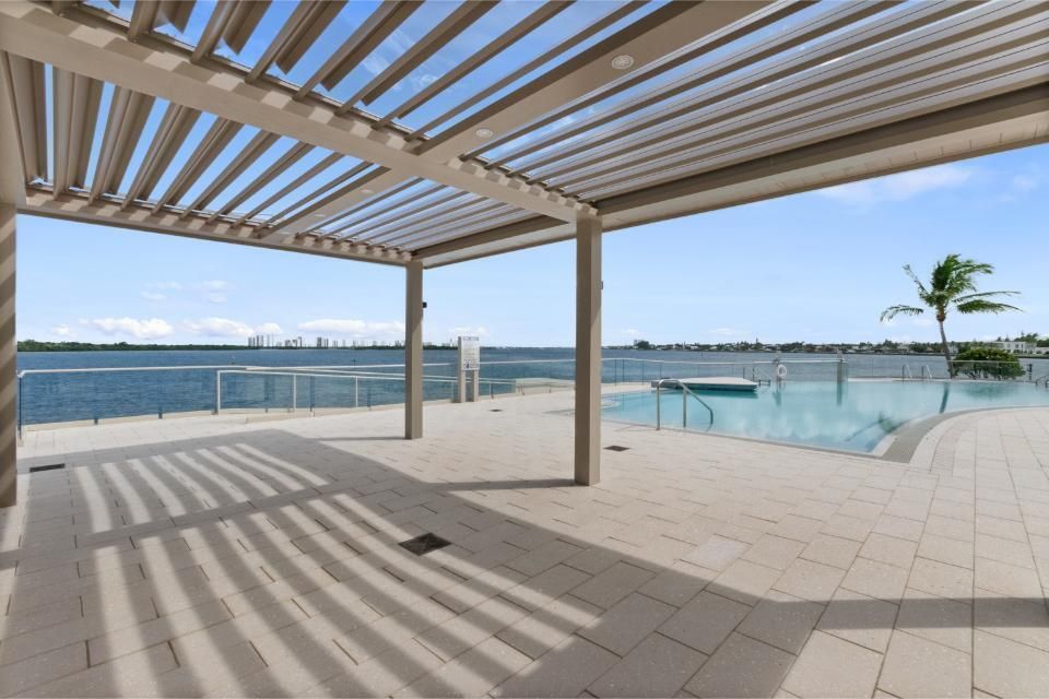 For Sale: $749,000 (2 beds, 2 baths, 2332 Square Feet)