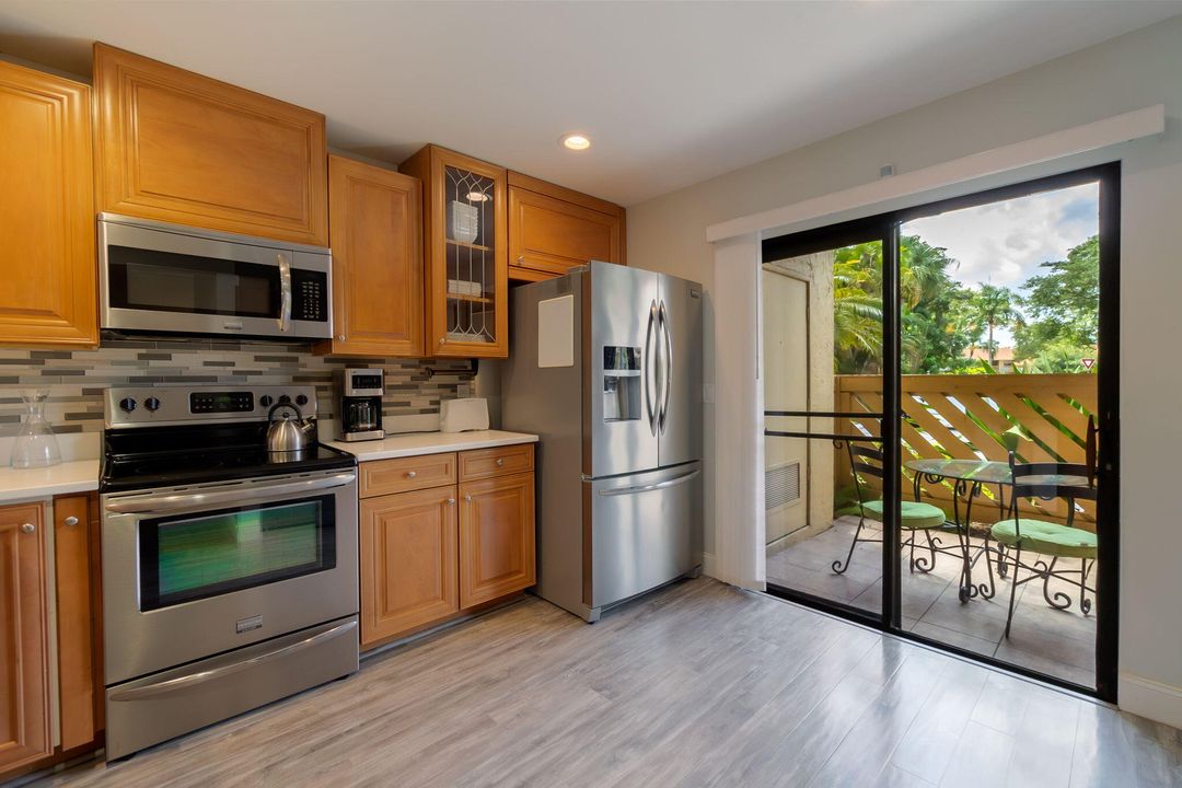 Active With Contract: $4,250 (3 beds, 2 baths, 1300 Square Feet)