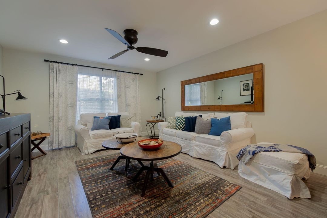 Active With Contract: $4,250 (3 beds, 2 baths, 1300 Square Feet)
