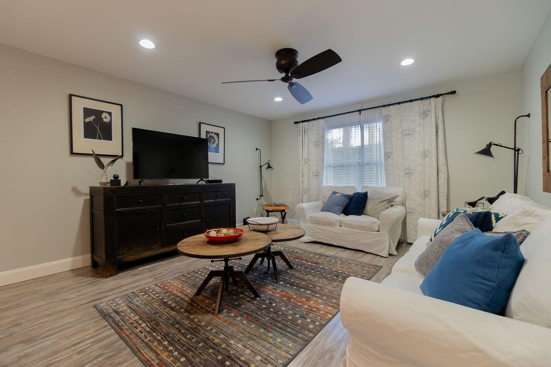 Active With Contract: $4,250 (3 beds, 2 baths, 1300 Square Feet)