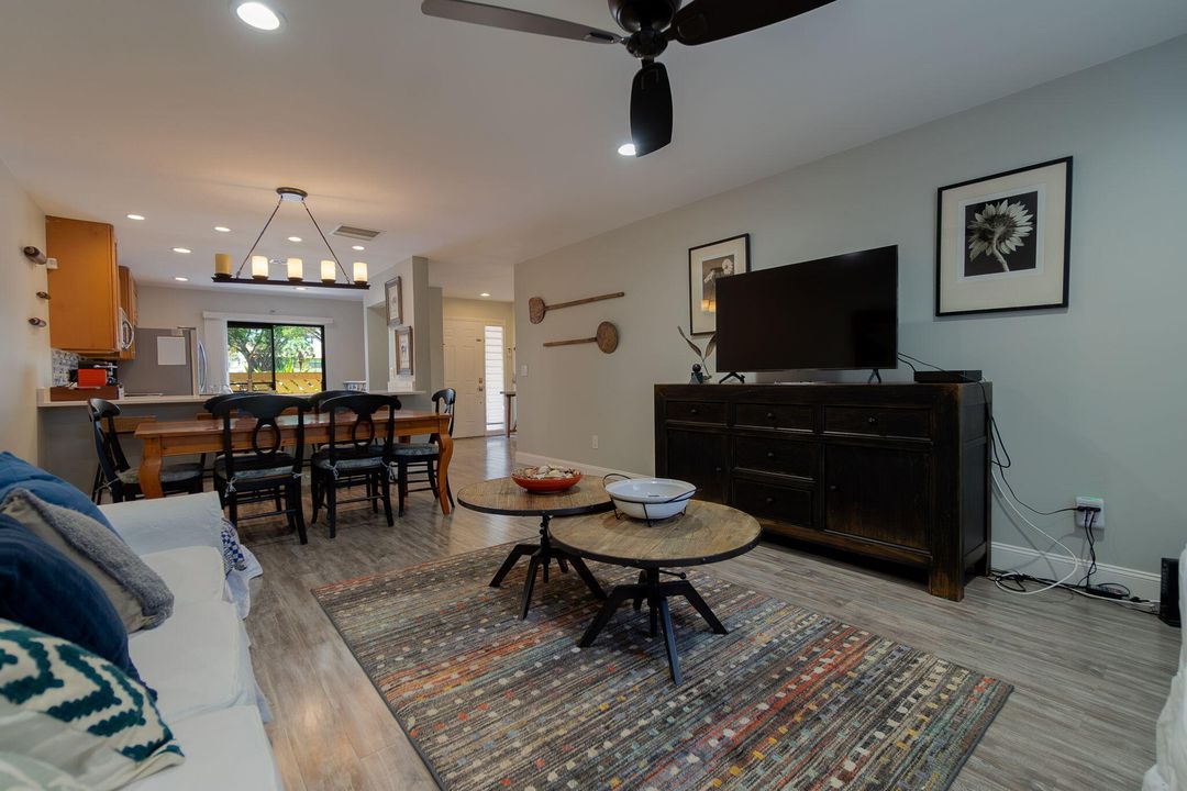 Active With Contract: $4,250 (3 beds, 2 baths, 1300 Square Feet)