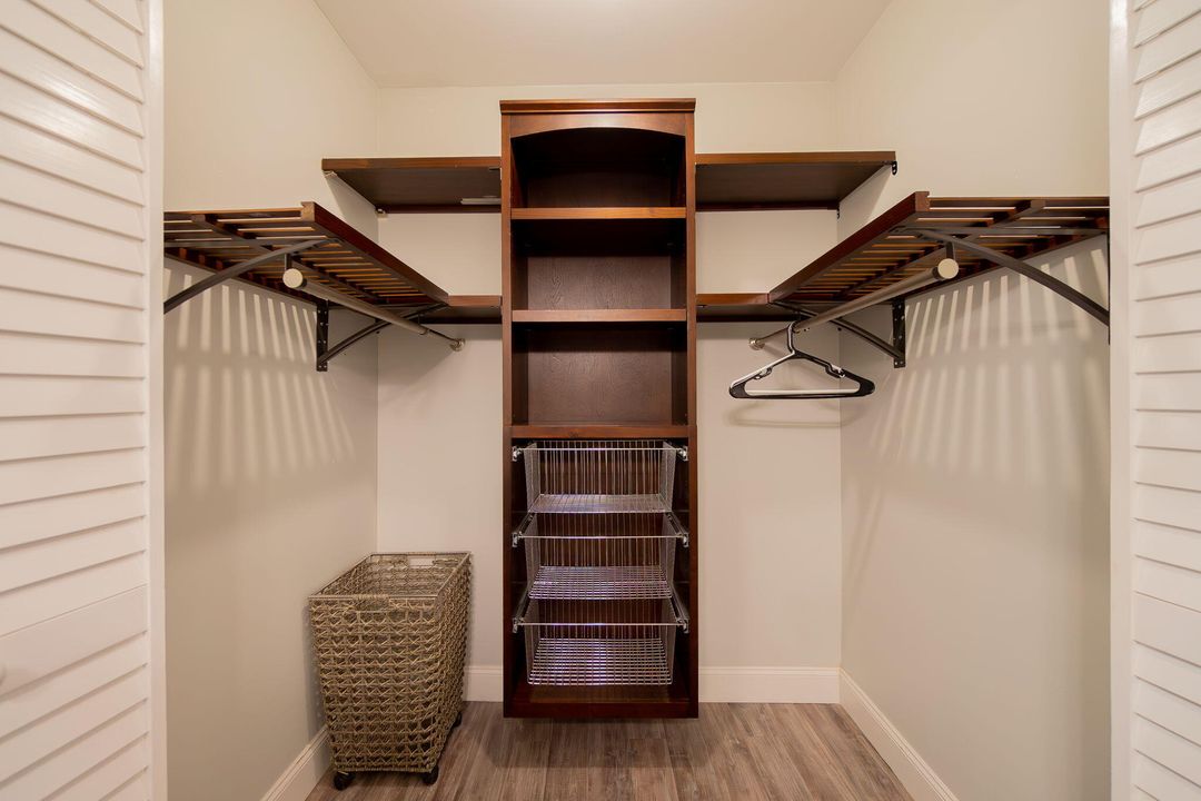 Active With Contract: $4,250 (3 beds, 2 baths, 1300 Square Feet)