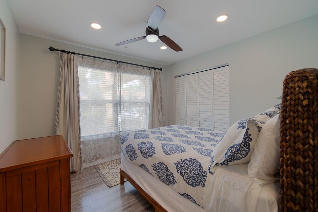 Active With Contract: $4,250 (3 beds, 2 baths, 1300 Square Feet)