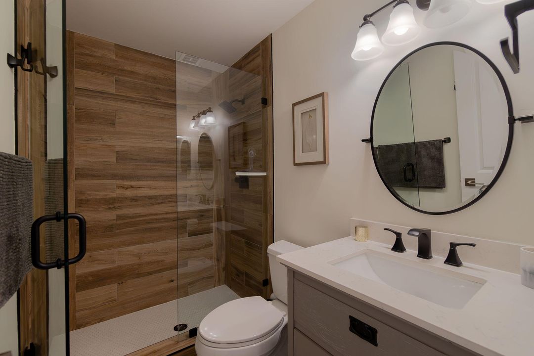 Active With Contract: $4,250 (3 beds, 2 baths, 1300 Square Feet)