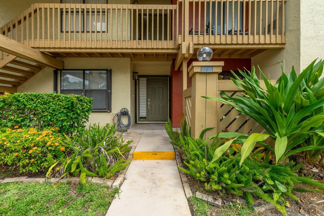 Active With Contract: $4,250 (3 beds, 2 baths, 1300 Square Feet)