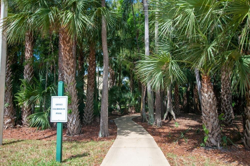 Active With Contract: $4,250 (3 beds, 2 baths, 1300 Square Feet)