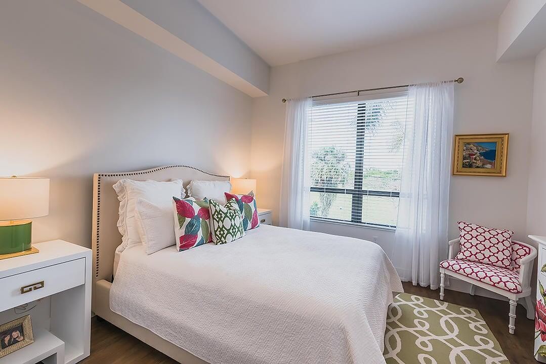 Под контрактом: $2,700 (2 спален, 2 ванн, 981 Квадратных фут)