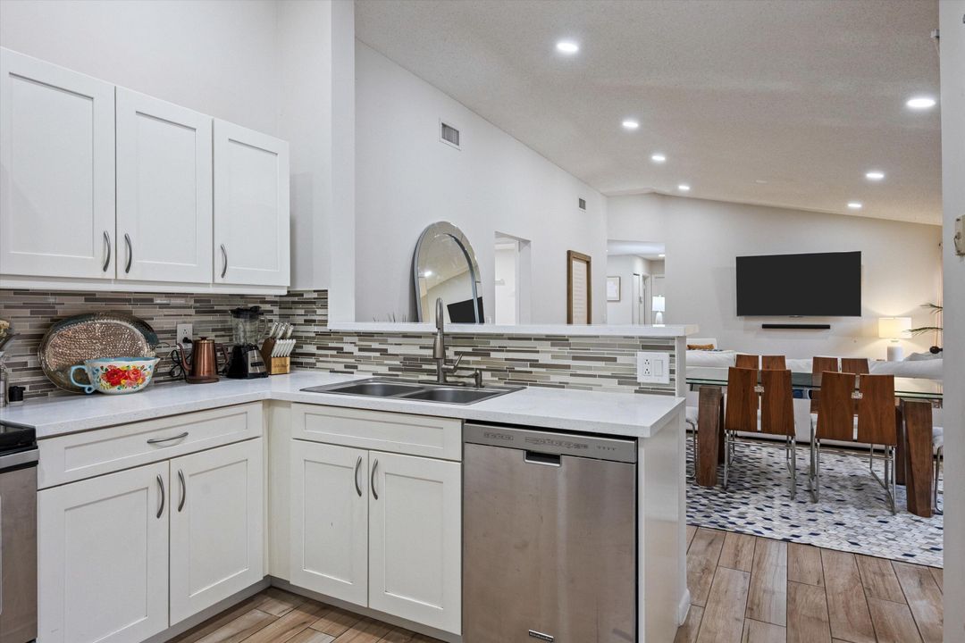 For Rent: $6,000 (3 beds, 2 baths, 1386 Square Feet)