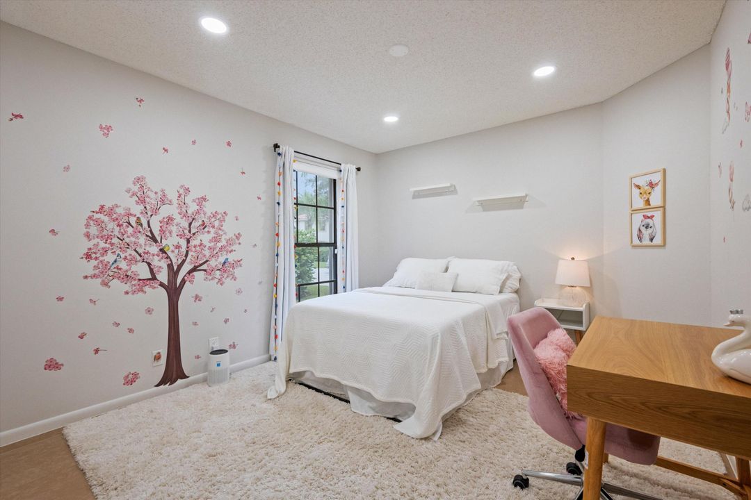 For Rent: $6,000 (3 beds, 2 baths, 1386 Square Feet)