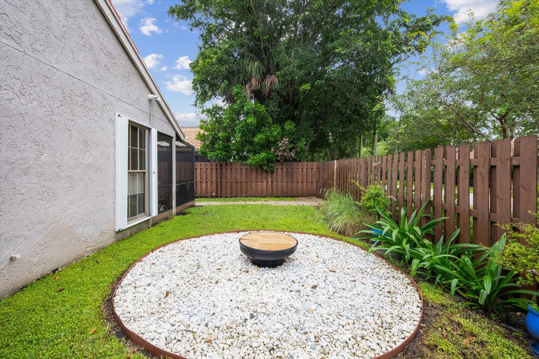 For Rent: $6,000 (3 beds, 2 baths, 1386 Square Feet)