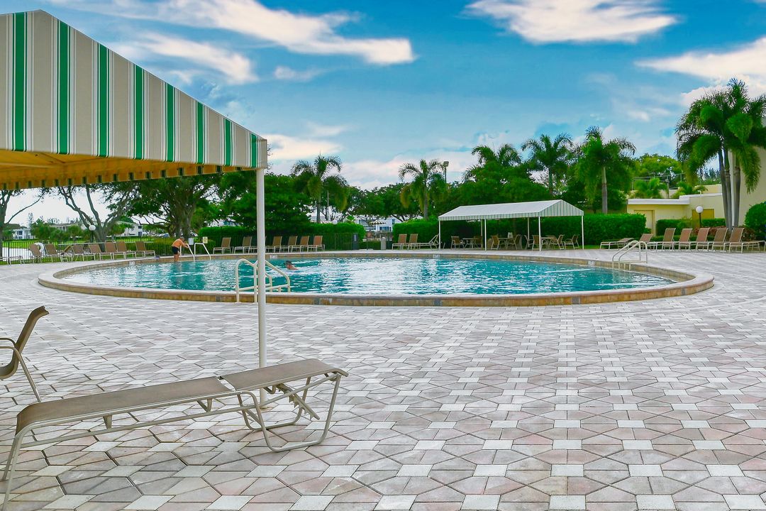 待售: $95,000 (1 贝兹, 1 浴室, 570 平方英尺)