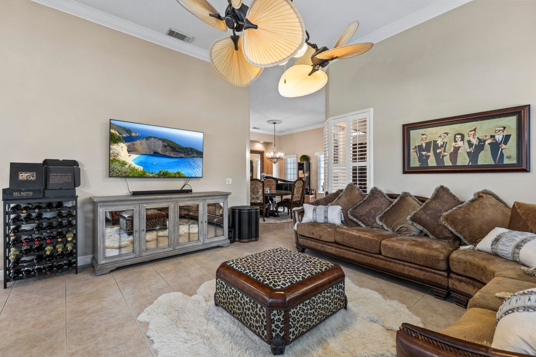 For Rent: $3,700 (3 beds, 3 baths, 2462 Square Feet)