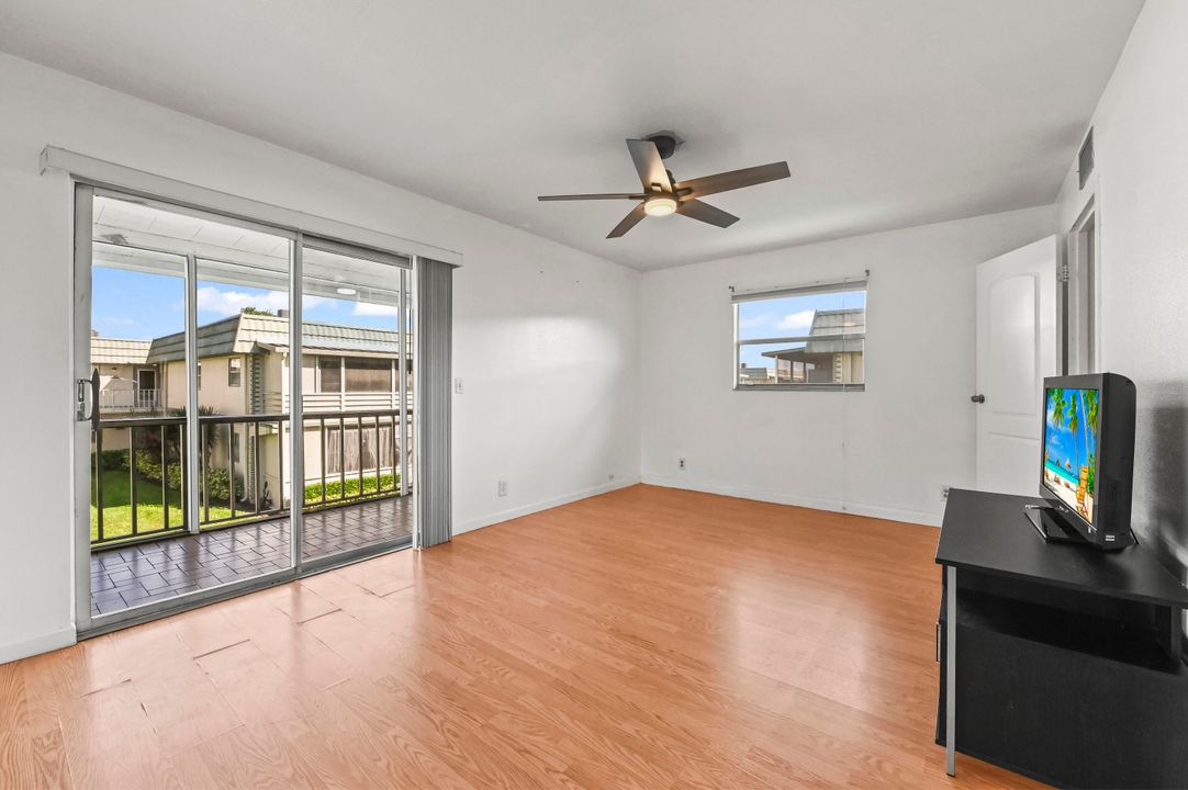 待售: $85,000 (1 贝兹, 1 浴室, 720 平方英尺)