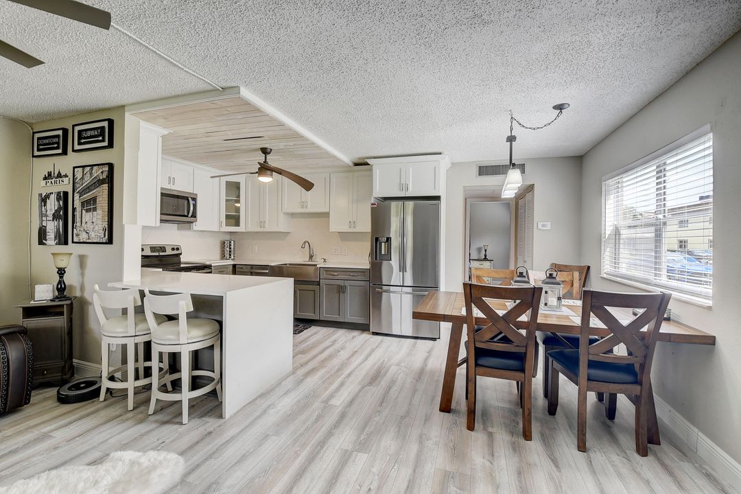 For Sale: $130,000 (1 beds, 1 baths, 720 Square Feet)