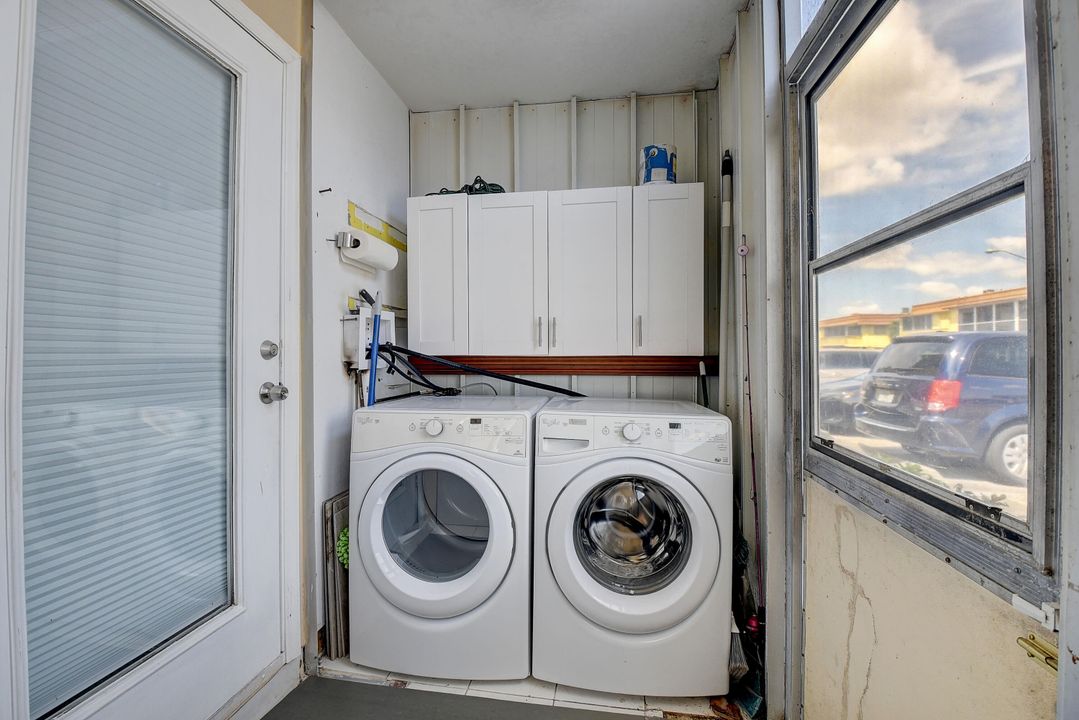 For Sale: $130,000 (1 beds, 1 baths, 720 Square Feet)