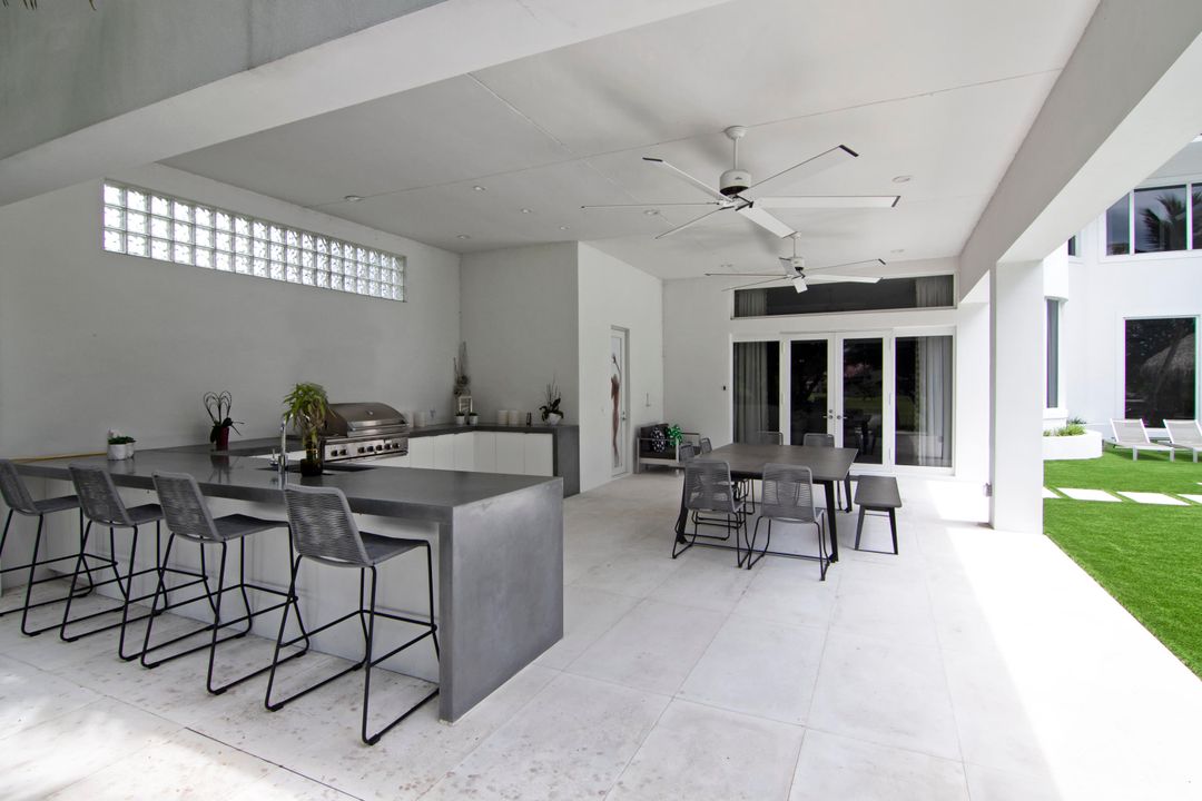 For Rent: $50,000 (6 beds, 7 baths, 7686 Square Feet)