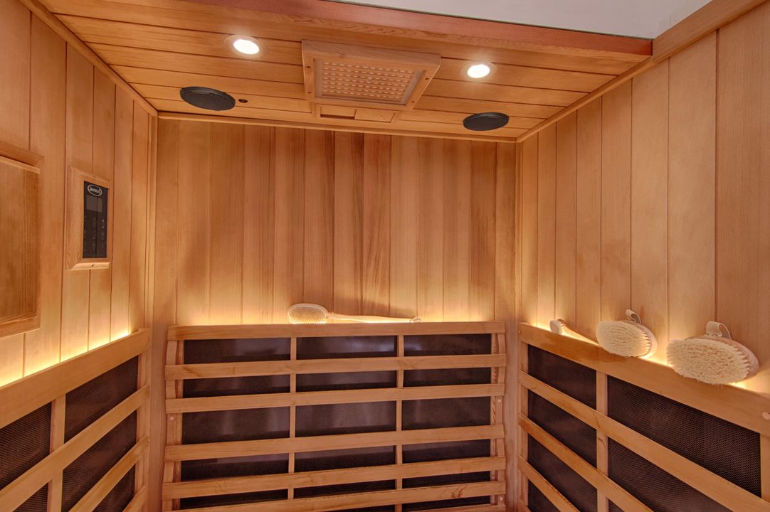 For Rent: $50,000 (6 beds, 7 baths, 7686 Square Feet)