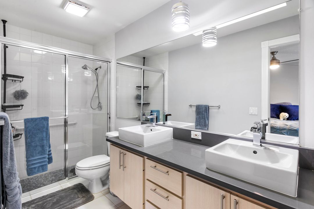 Active With Contract: $375,900 (2 beds, 2 baths, 1152 Square Feet)