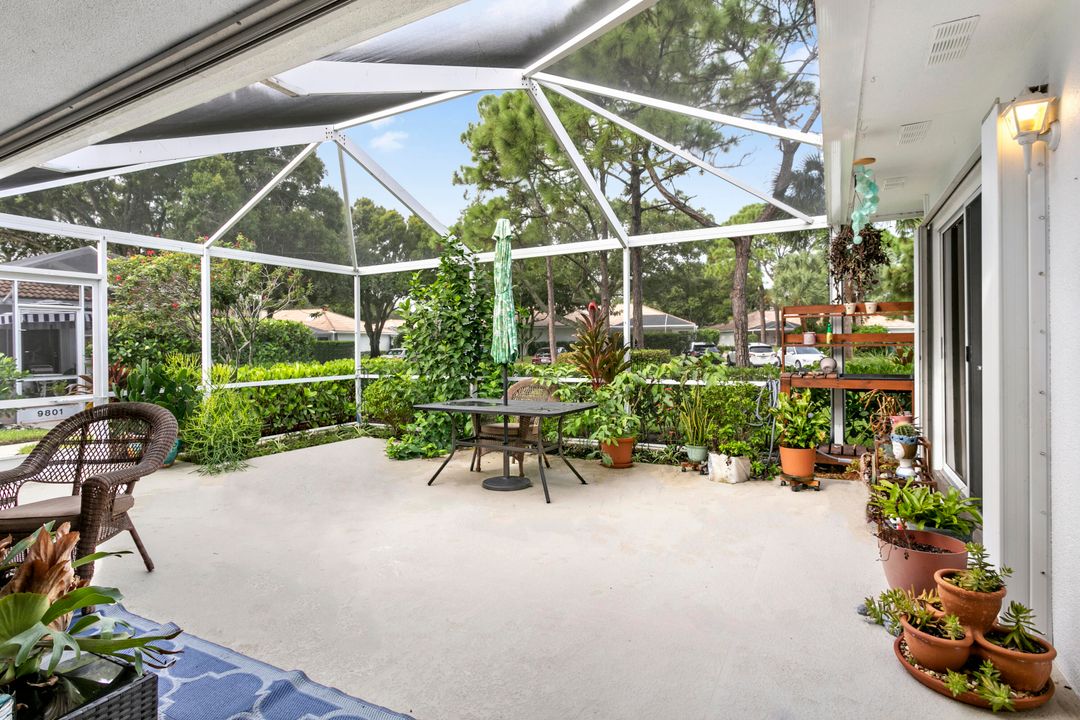 Active With Contract: $375,900 (2 beds, 2 baths, 1152 Square Feet)