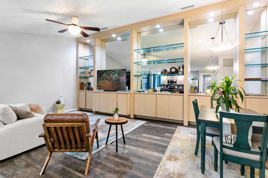 Active With Contract: $375,900 (2 beds, 2 baths, 1152 Square Feet)