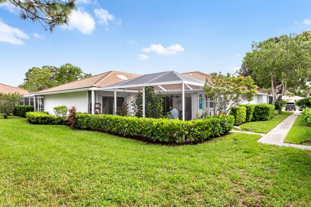 Active With Contract: $375,900 (2 beds, 2 baths, 1152 Square Feet)