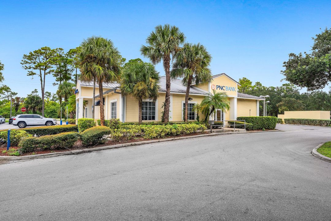 For Sale: $885,000 (4 beds, 3 baths, 2450 Square Feet)