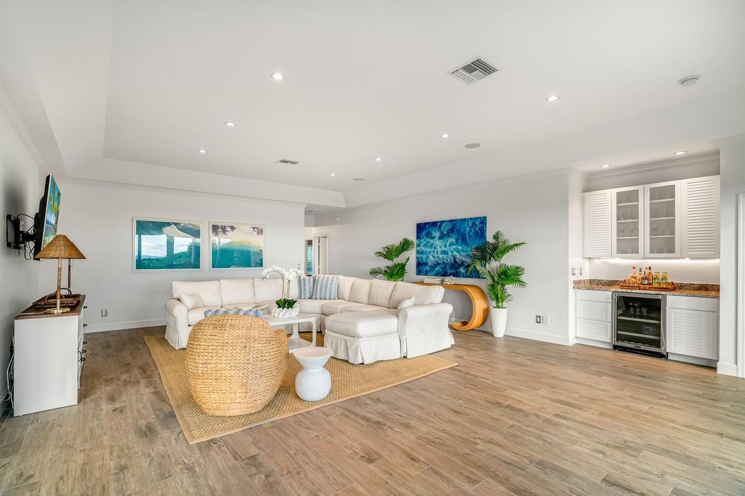 待售: $6,495,000 (3 贝兹, 4 浴室, 3311 平方英尺)