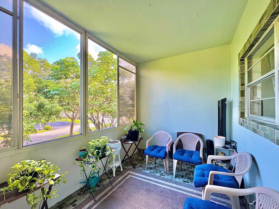 For Rent: $1,350 (1 beds, 1 baths, 684 Square Feet)