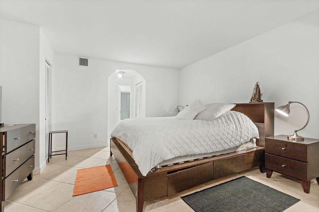 В аренду: $4,500 (2 спален, 2 ванн, 1368 Квадратных фут)