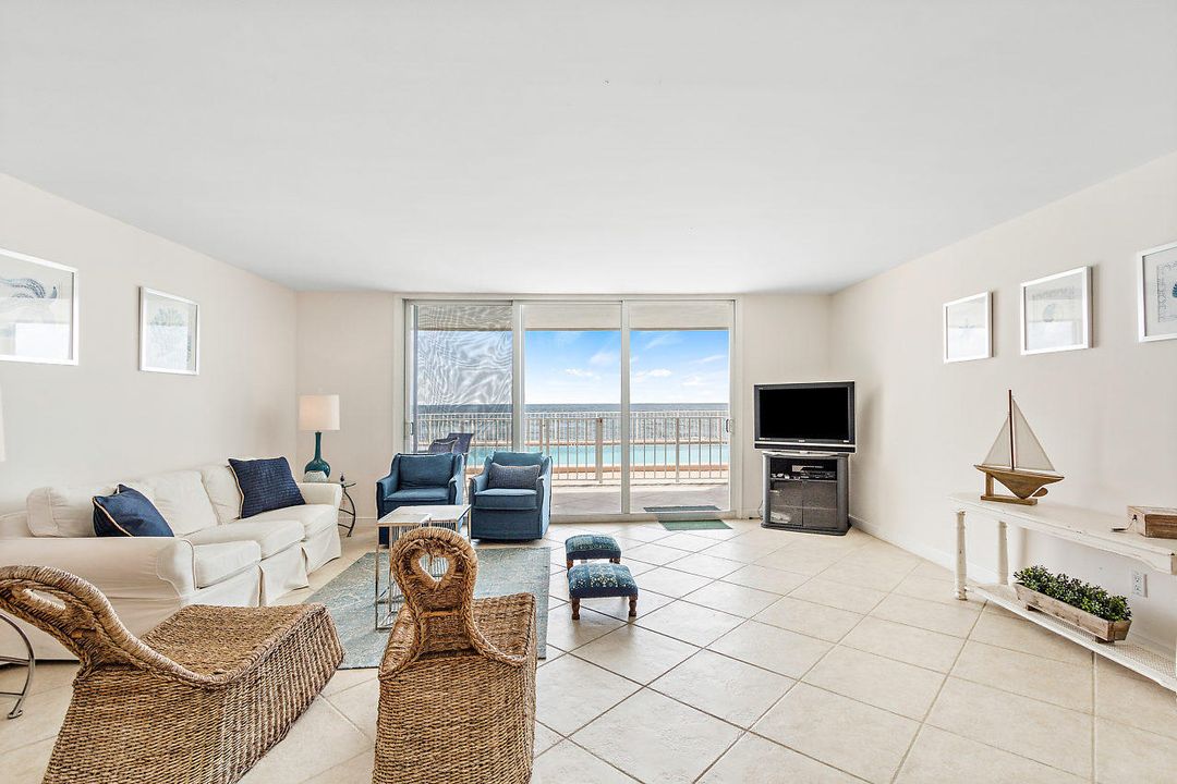 В аренду: $4,500 (2 спален, 2 ванн, 1368 Квадратных фут)