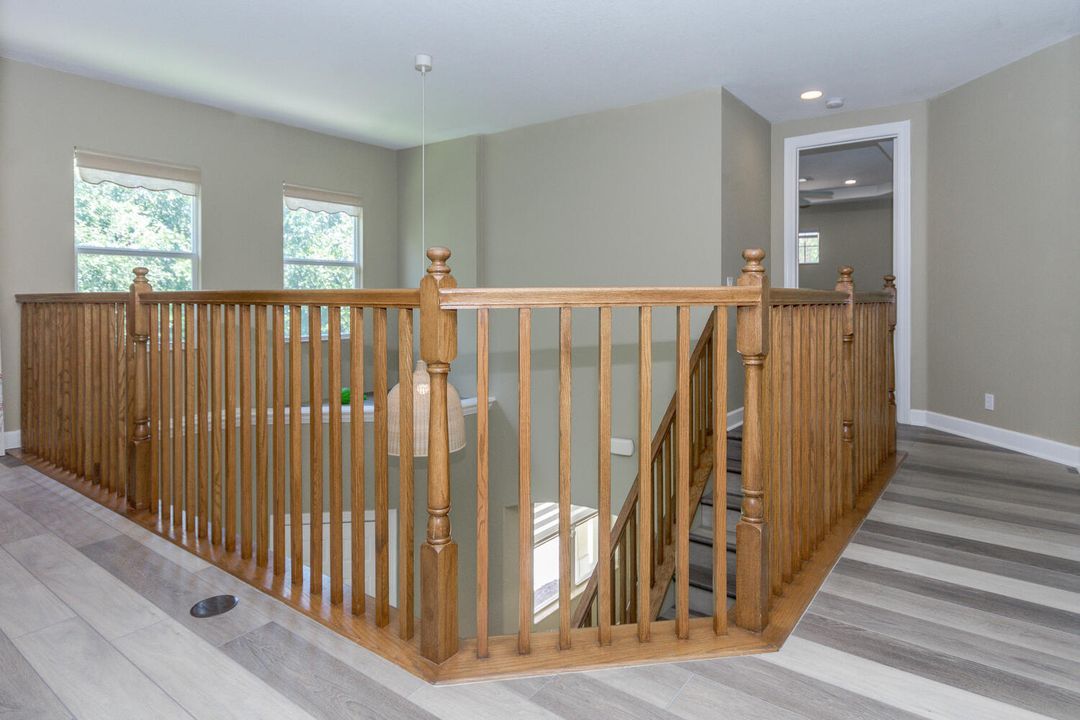 Activo con contrato: $4,200 (3 camas, 2 baños, 2276 Pies cuadrados)