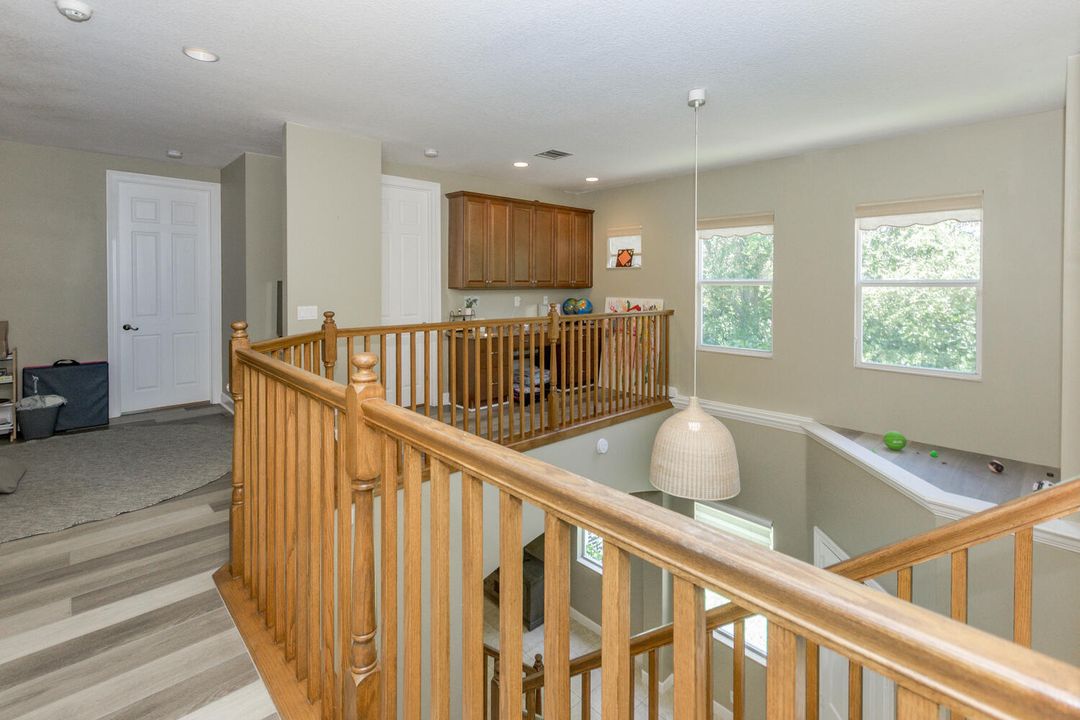 Activo con contrato: $4,200 (3 camas, 2 baños, 2276 Pies cuadrados)