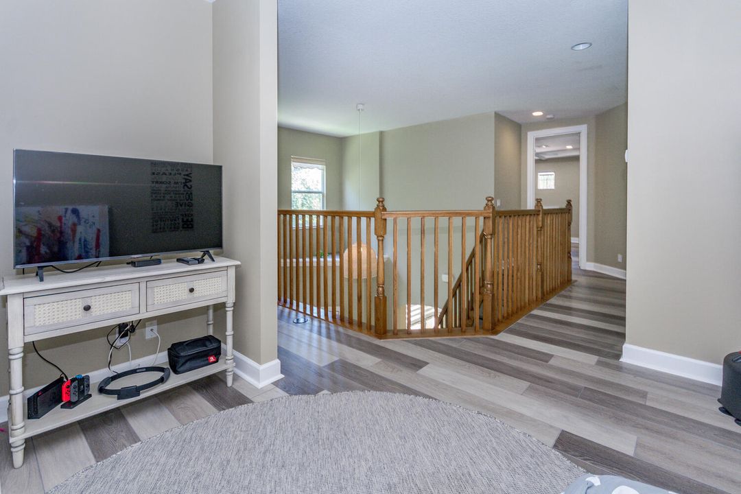 Activo con contrato: $4,200 (3 camas, 2 baños, 2276 Pies cuadrados)