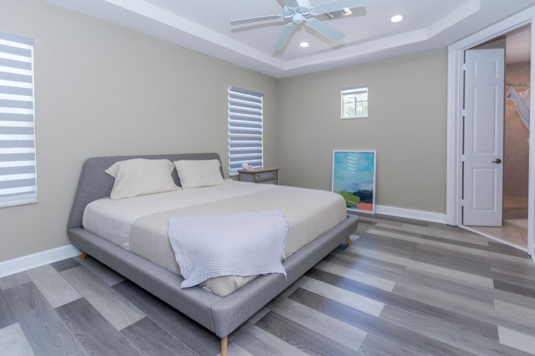 Activo con contrato: $4,200 (3 camas, 2 baños, 2276 Pies cuadrados)