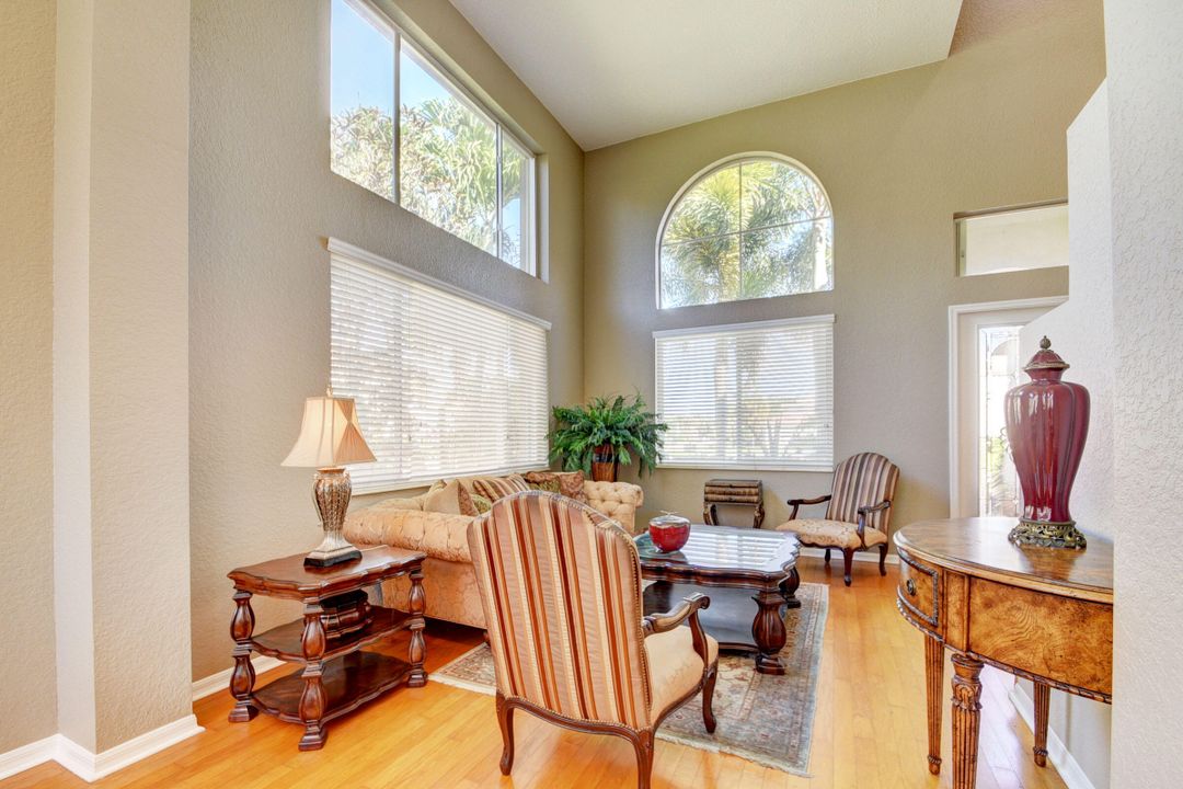 Activo con contrato: $8,500 (5 camas, 3 baños, 3375 Pies cuadrados)