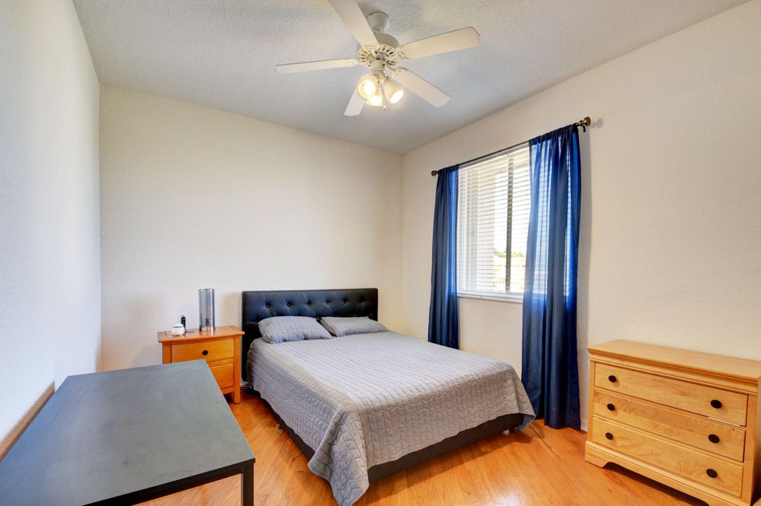 Activo con contrato: $8,500 (5 camas, 3 baños, 3375 Pies cuadrados)