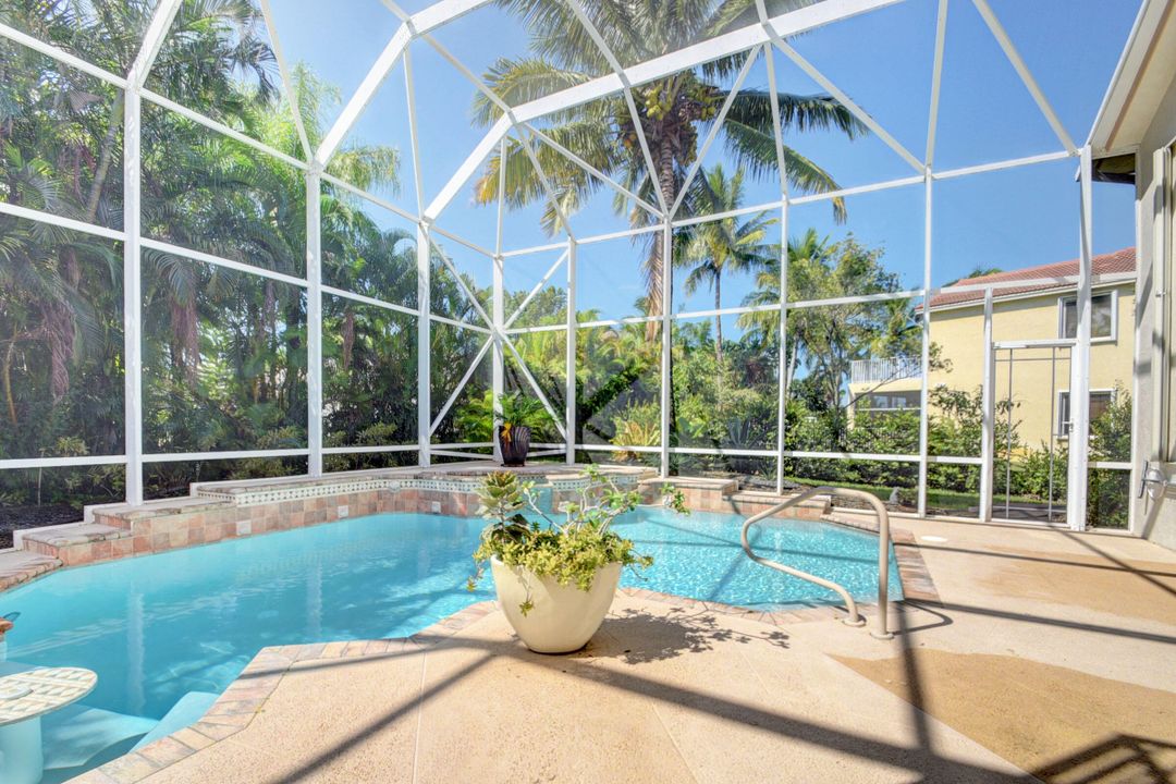 Activo con contrato: $8,500 (5 camas, 3 baños, 3375 Pies cuadrados)