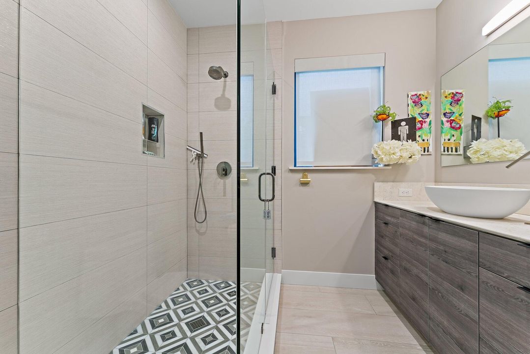 For Rent: $12,500 (2 beds, 2 baths, 2040 Square Feet)