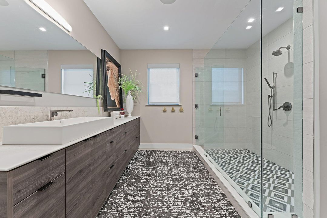 For Rent: $12,500 (2 beds, 2 baths, 2040 Square Feet)