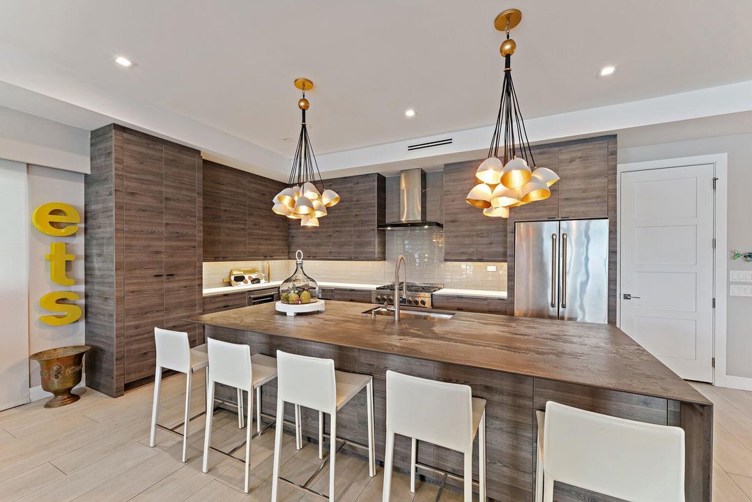 For Rent: $12,500 (2 beds, 2 baths, 2040 Square Feet)