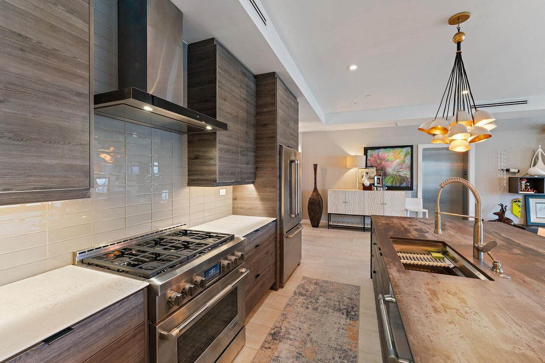 For Rent: $12,500 (2 beds, 2 baths, 2040 Square Feet)