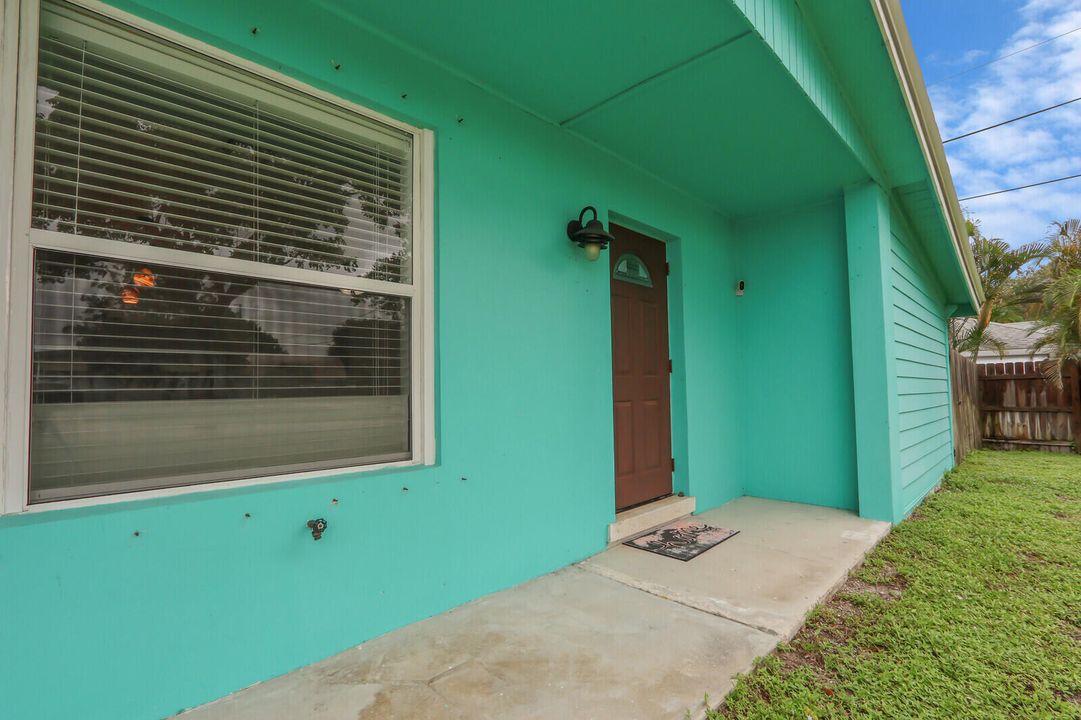 待售: $418,800 (2 贝兹, 1 浴室, 1116 平方英尺)