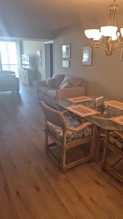 For Rent: $5,500 (2 beds, 2 baths, 1385 Square Feet)