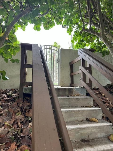 For Rent: $3,500 (2 beds, 2 baths, 1250 Square Feet)